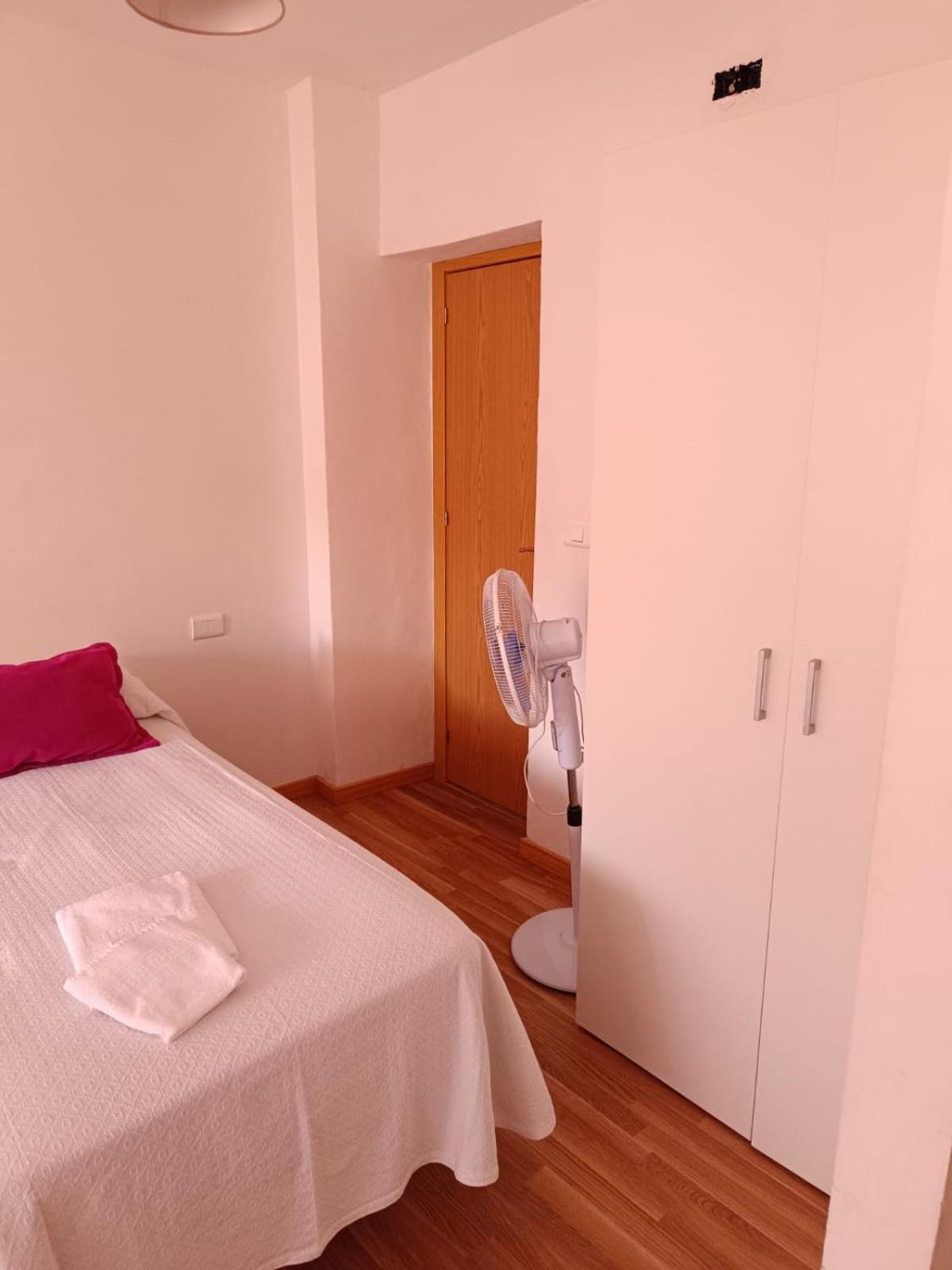 Pilgrim Rooms Редондела Екстериор снимка
