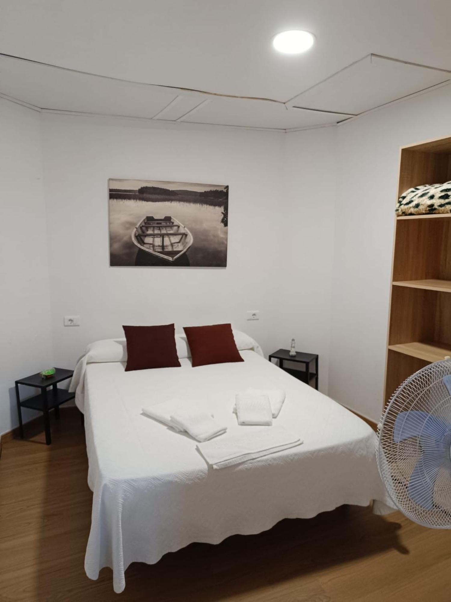 Pilgrim Rooms Редондела Екстериор снимка